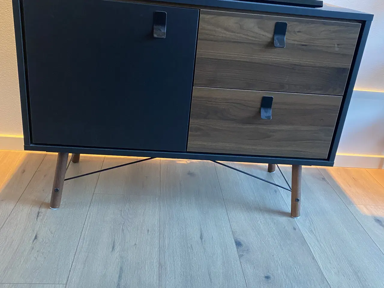 Billede 2 - Skænk/tv-bord