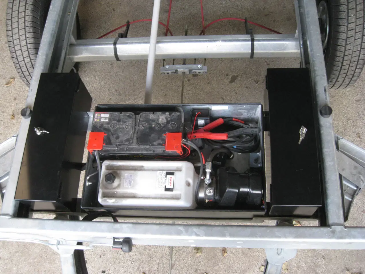 Billede 2 - Værktøjskasse sort stål med lås til trailer