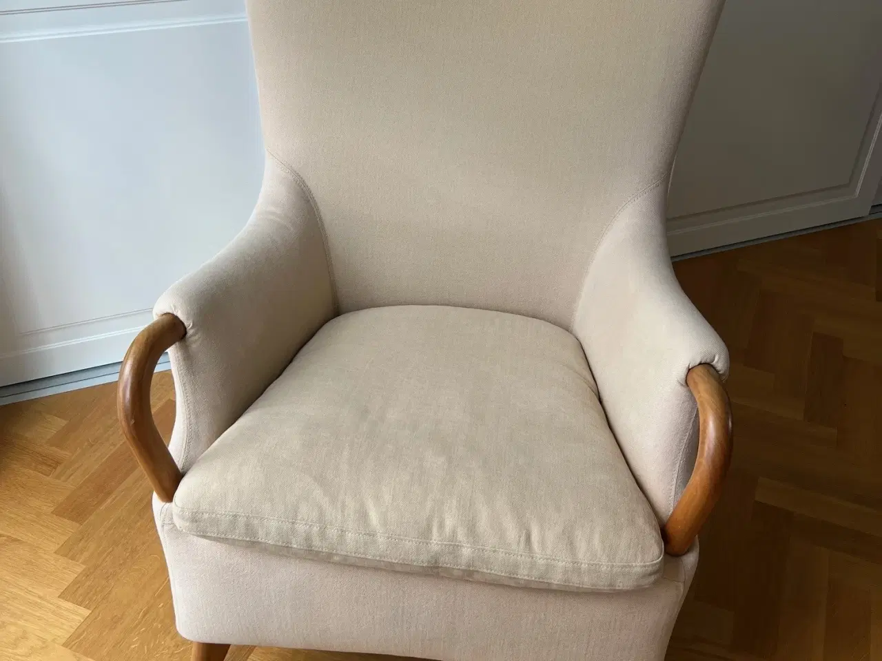 Billede 1 - 4 Nielaus lænestole i stof m/ ben, armlæn i valnød