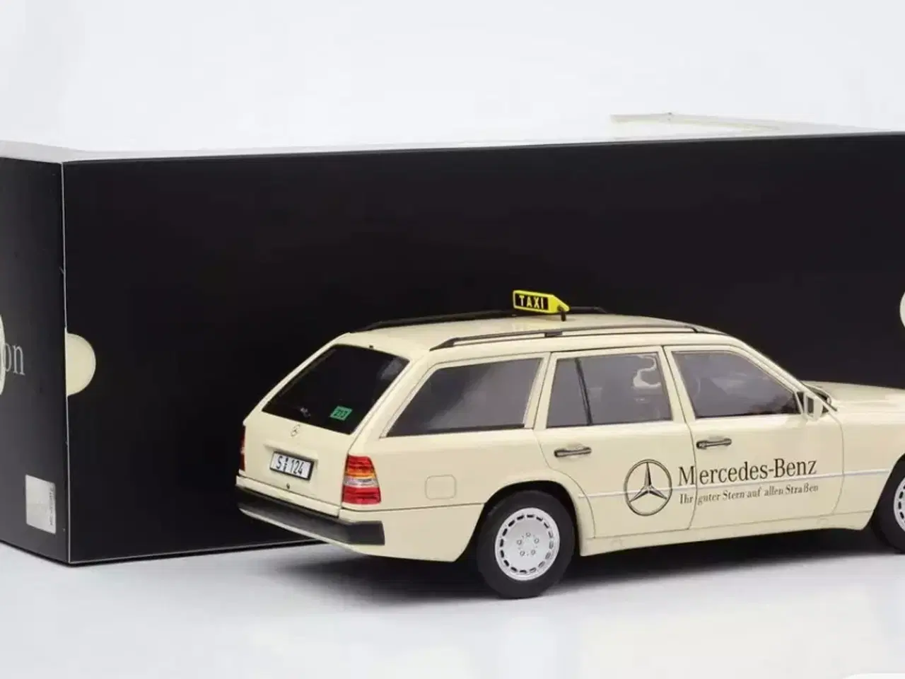 Billede 3 - 1:18 Mercedes E300D S124 StCar 1989 