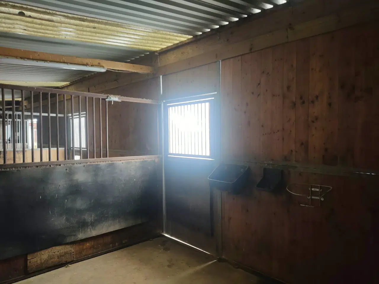 Billede 4 - Udestald til nedtagning ( seriøse bud modtages)