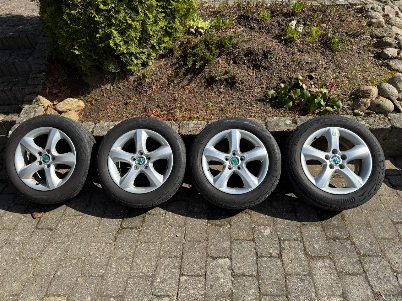 Billede 1 - Originale Skoda 15’ alufælge med Continental dæk