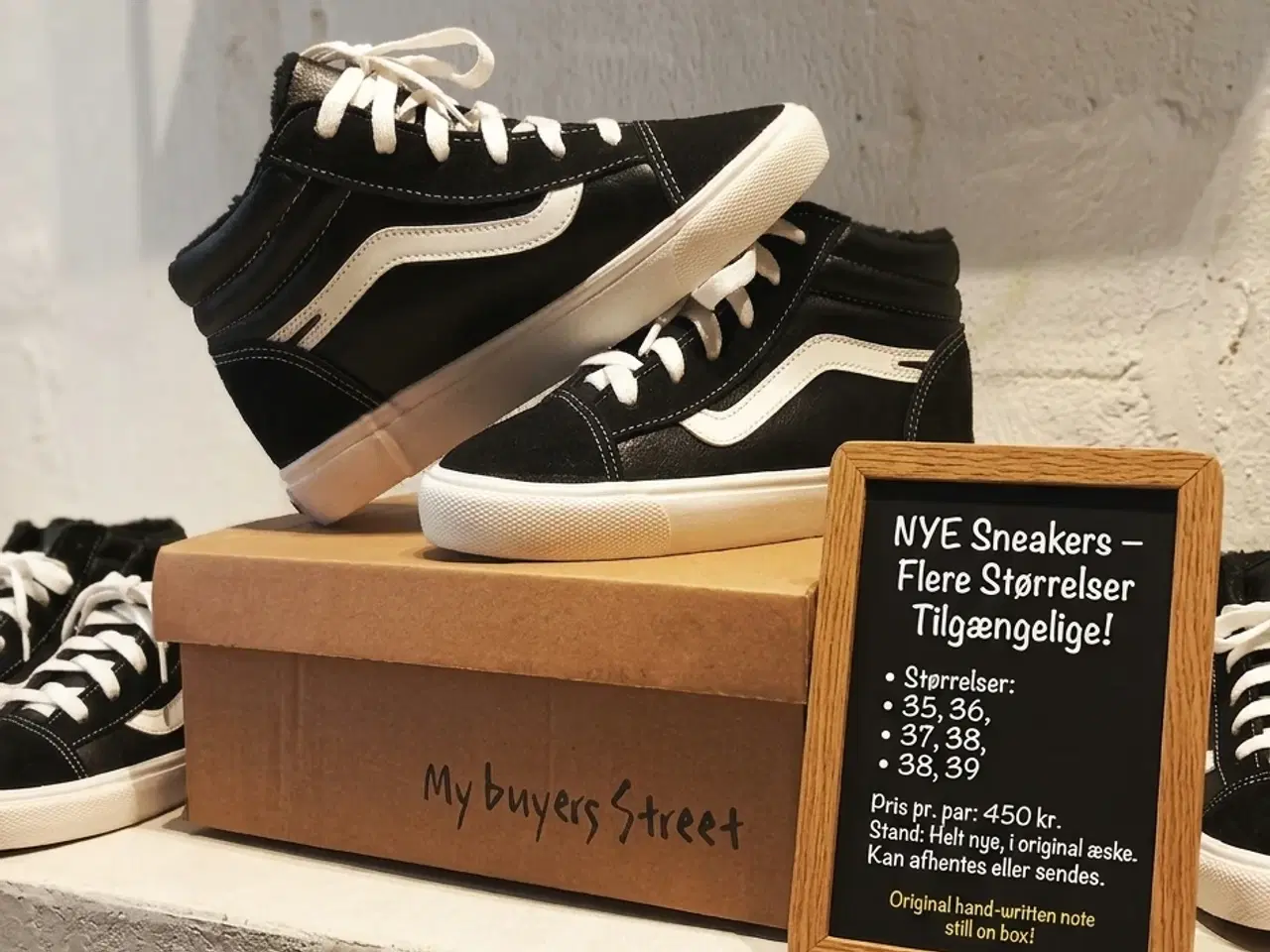 Billede 1 - Helt nye sneakers i klassisk design (Str. 35-39)