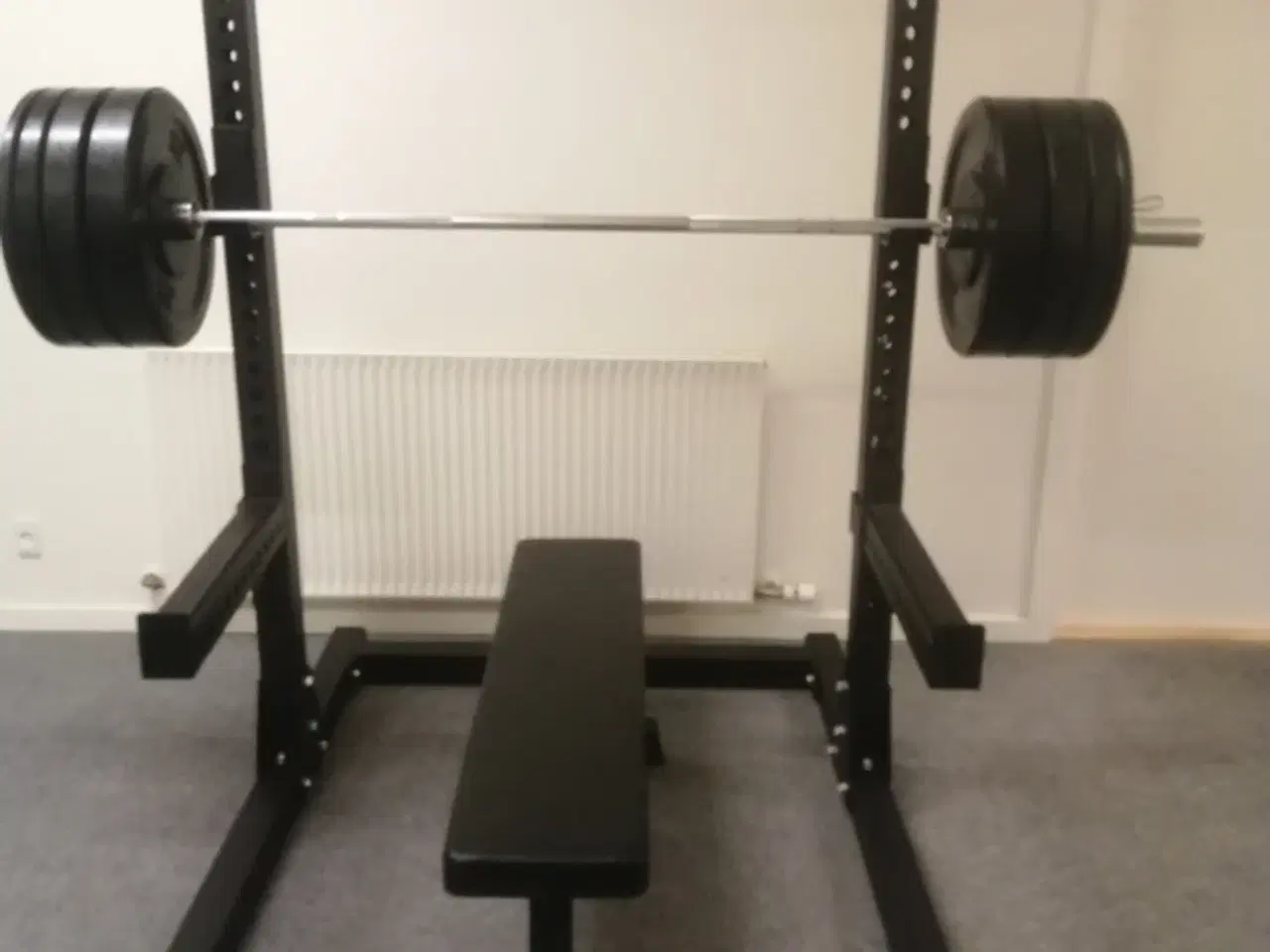 Billede 1 - Squat rack med 147,5 kg vægtstangssæt