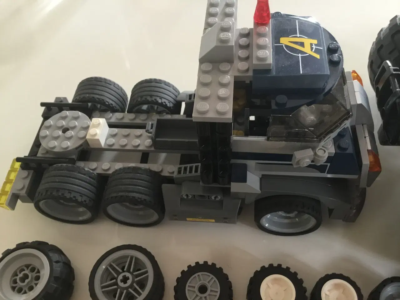 Billede 4 - Diverse Lego hjul og dele 