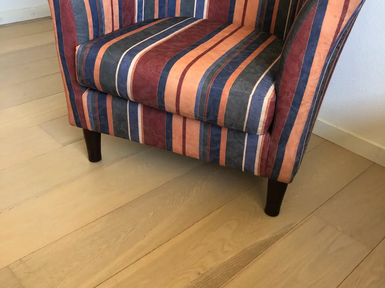 Billede 2 - 2 stole med stof