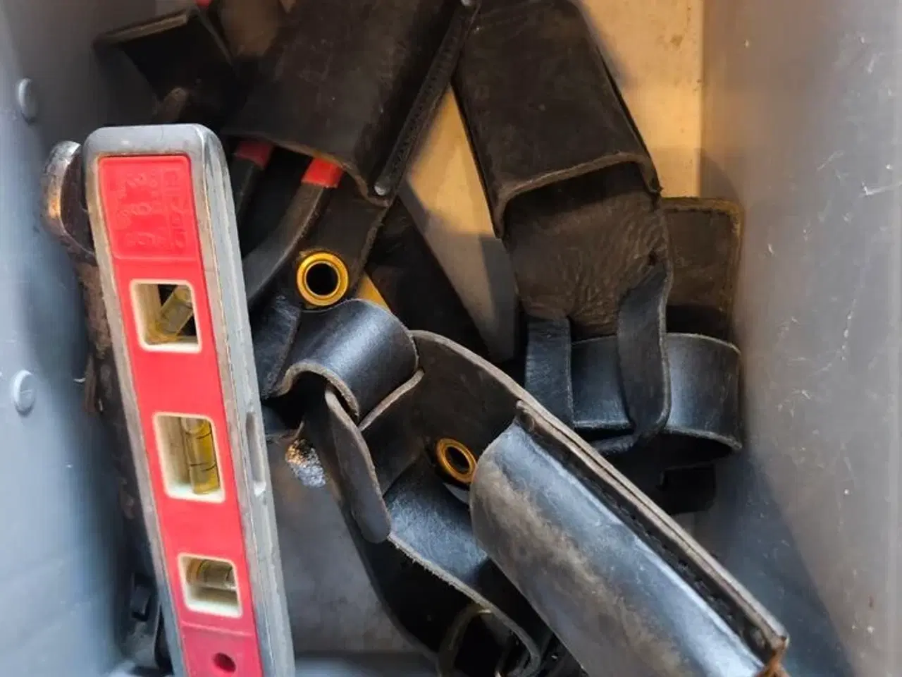 Billede 2 - Kasse m. sikringsgrej samt div.