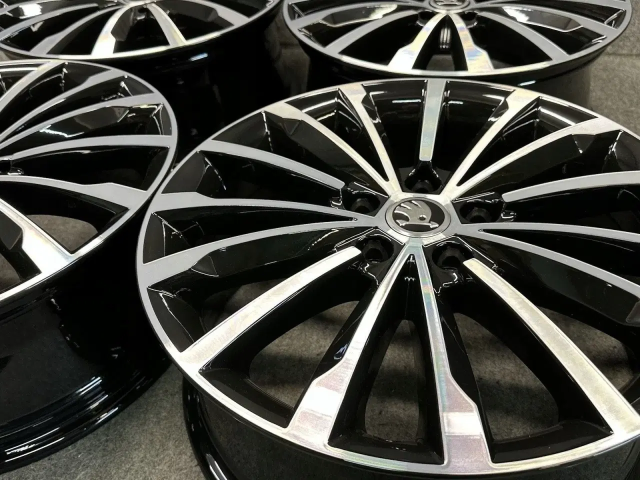 Billede 1 - ALUFÆLGE SKODA KAROQ 57A 18"