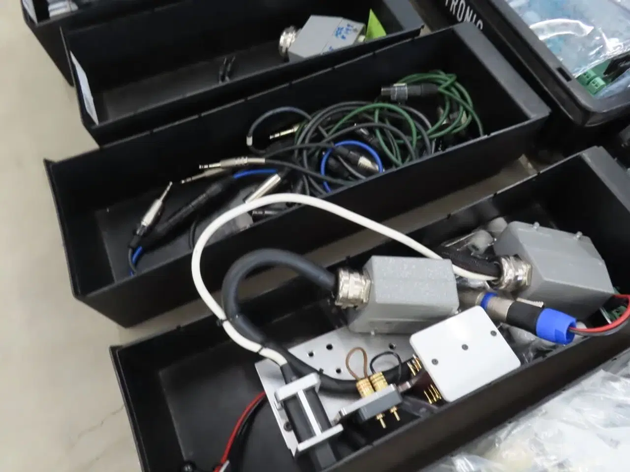Billede 9 - Palle med rester fra TC ELECTRONIC