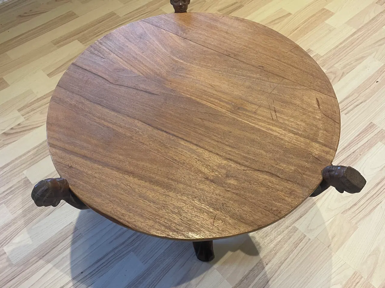 Billede 3 - Africana bord-håndskåret stel med figurer, 19fotos