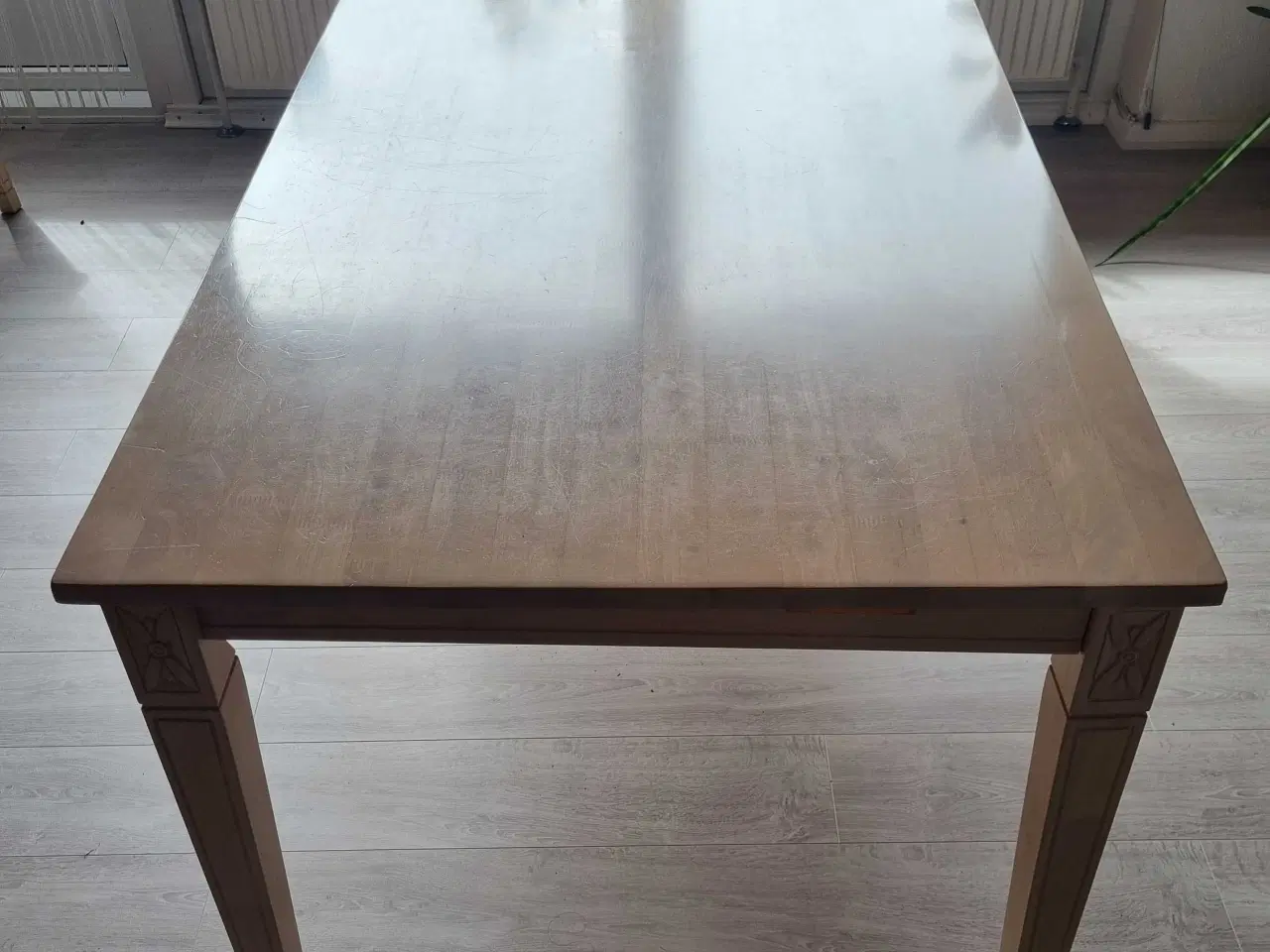 Billede 1 - GRATIS spisebord 