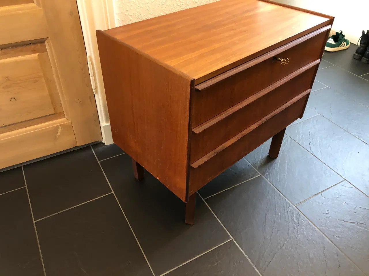 Billede 3 - Kommode i teak træ