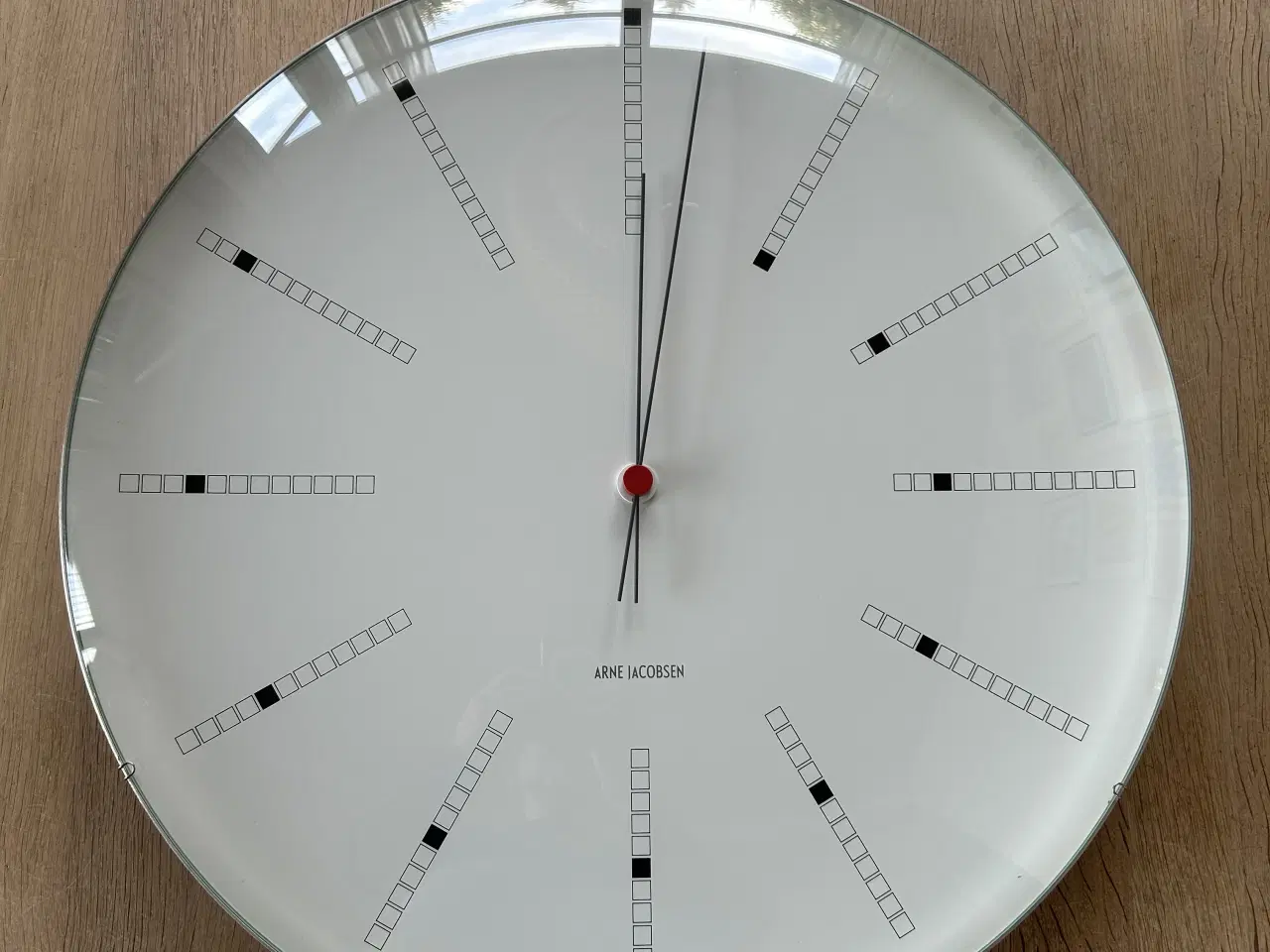 Billede 1 - Arne Jacobsen Bankers vægur