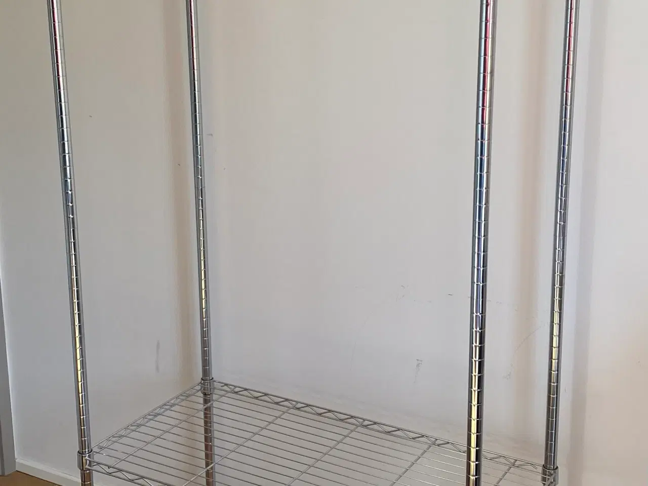 Billede 2 - Omar reol/tøjstativ med hjul