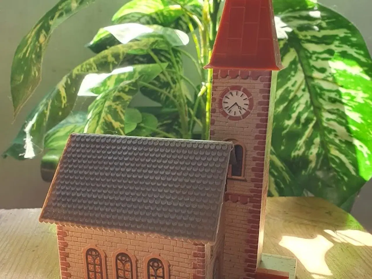 Billede 2 - Modelbygning, Landsbykirke, Faller
