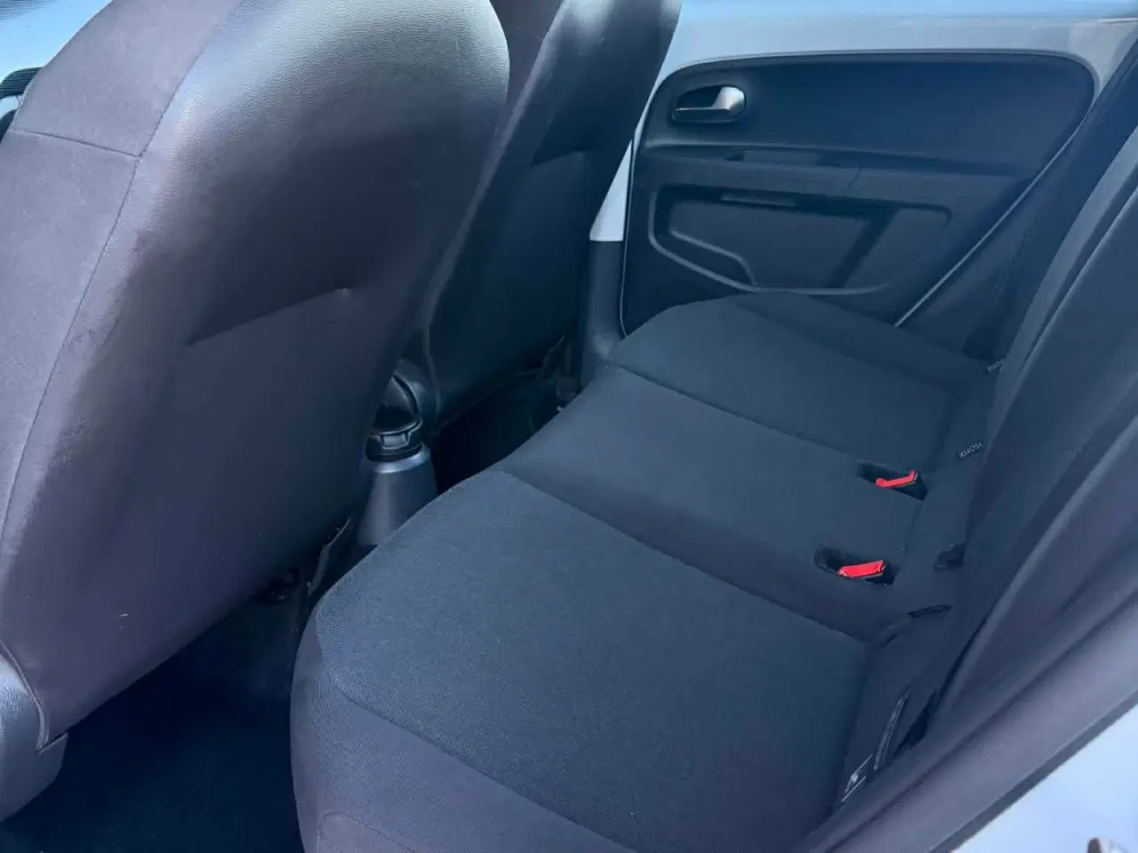 Billede 8 - Velholdt Vw up 