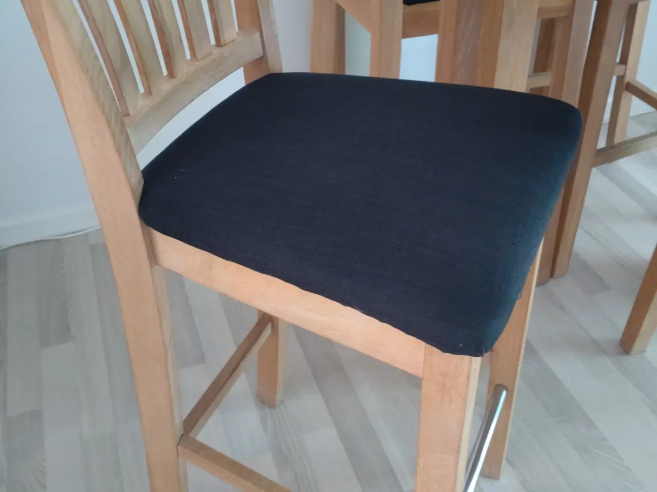 Billede 4 - Spisebord + stole i egetræ