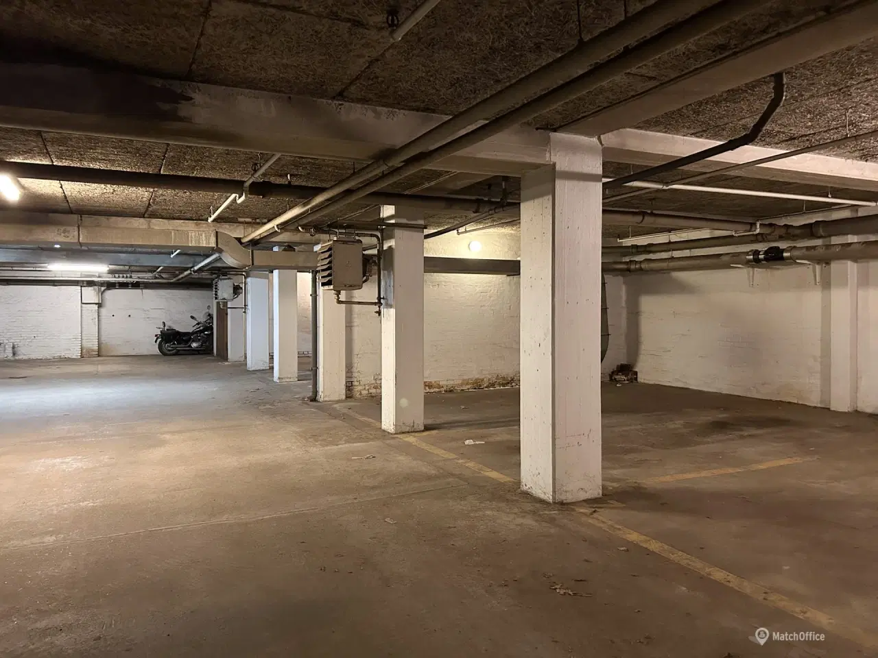 Billede 1 - Parkeringspladser i p-kælder - Frederiksberg