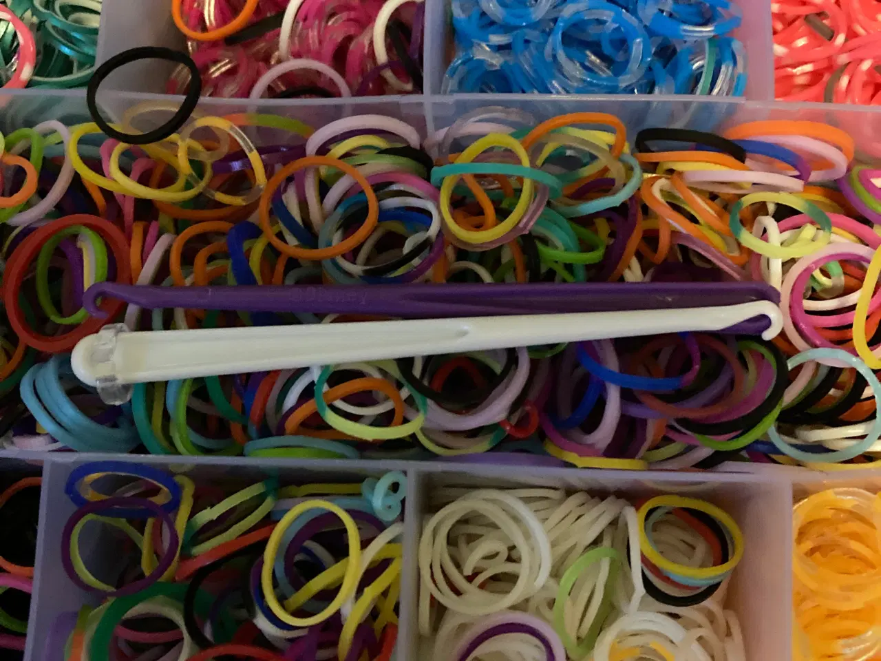 Billede 6 - Loombands pakke med væv og bog mm.