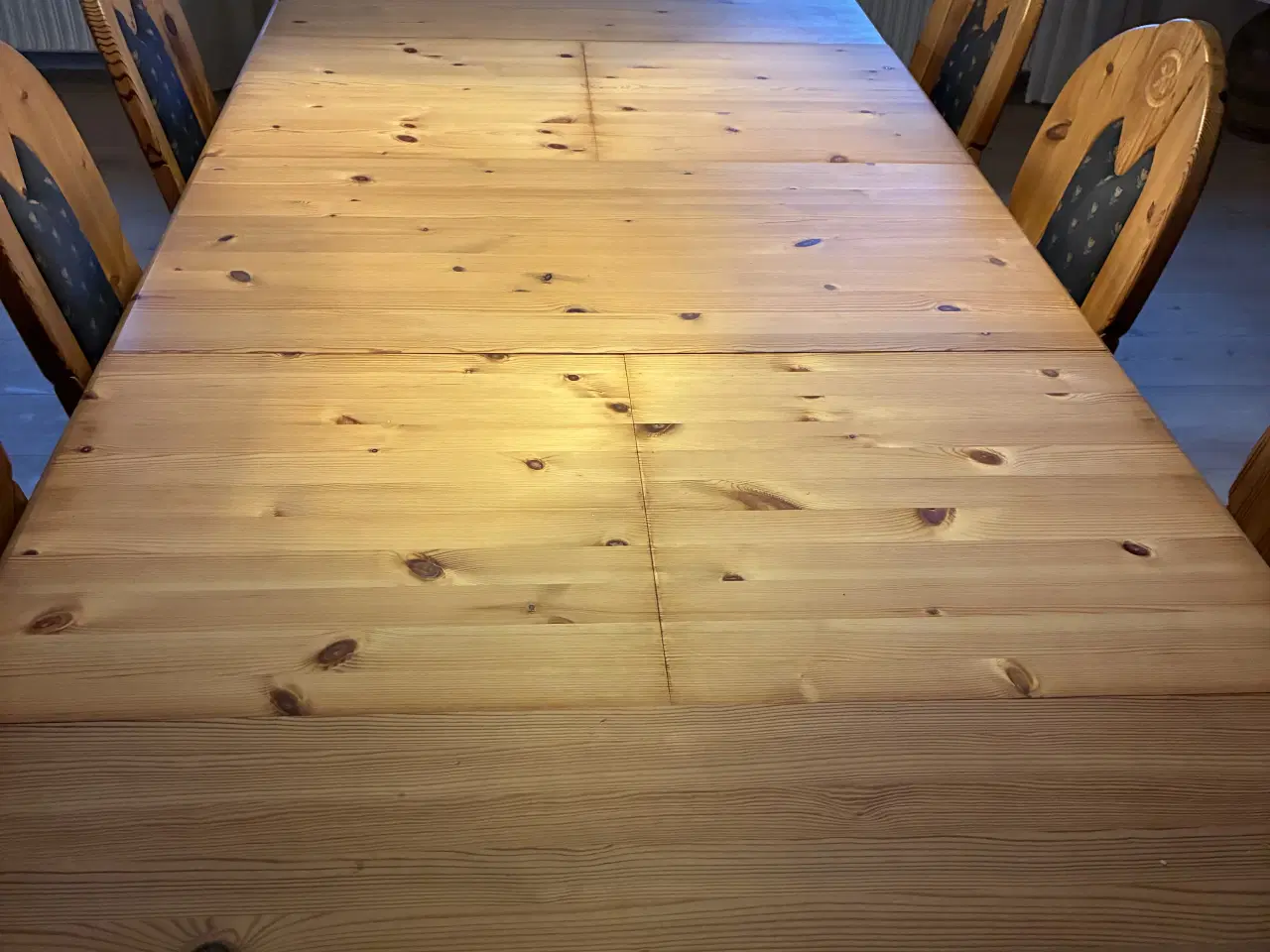 Billede 6 - Velholdt solidt spisebord