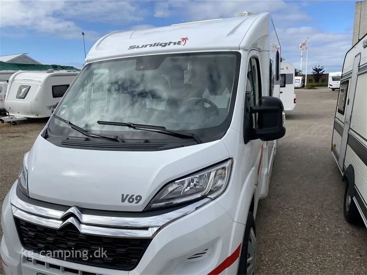Billede 3 - 2021 - Citroen Sunlight   Velholdt autocamper med fritstående dobbeltseng