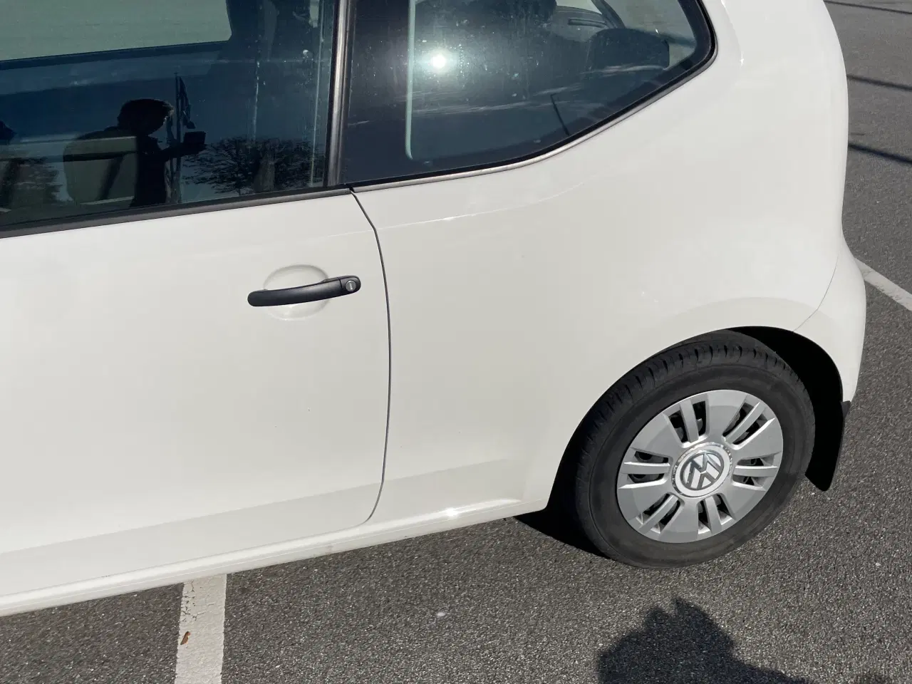 Billede 3 - VW up - lavt km tal