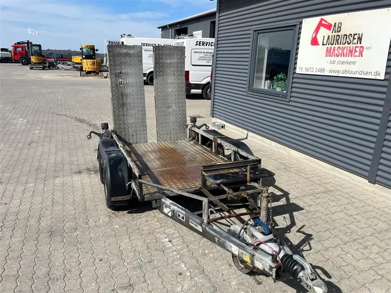 Billede 2 - Ifor Williams Model 4 lille maskintrailer med ramper.