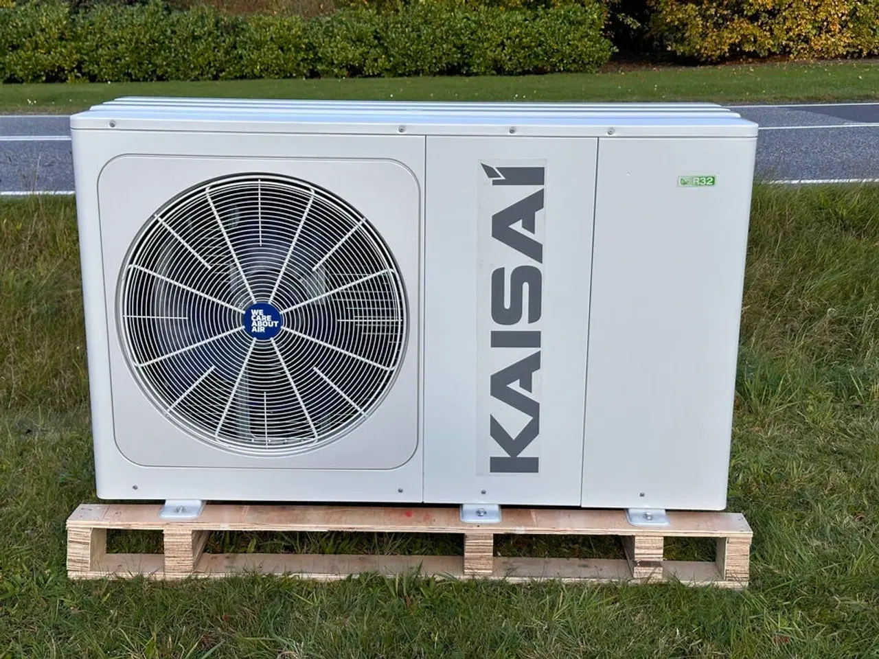 Billede 1 - Fabriksny 12 KW luft til vand varmepumpe KAISAI KHC-12RY3-B