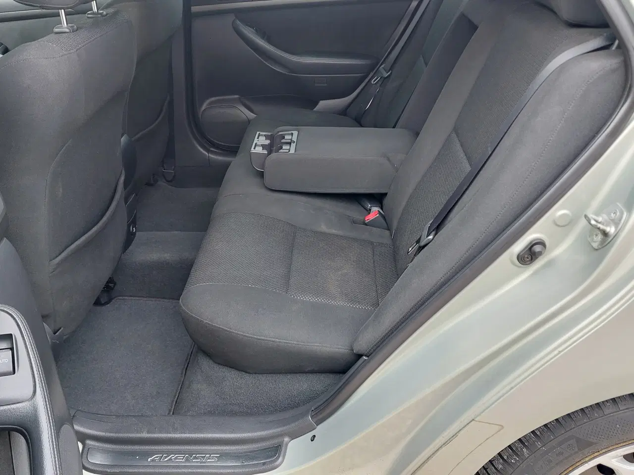 Billede 6 - NYSYNET TOYOTA AVENSIS 1,8 STW MED TRÆK