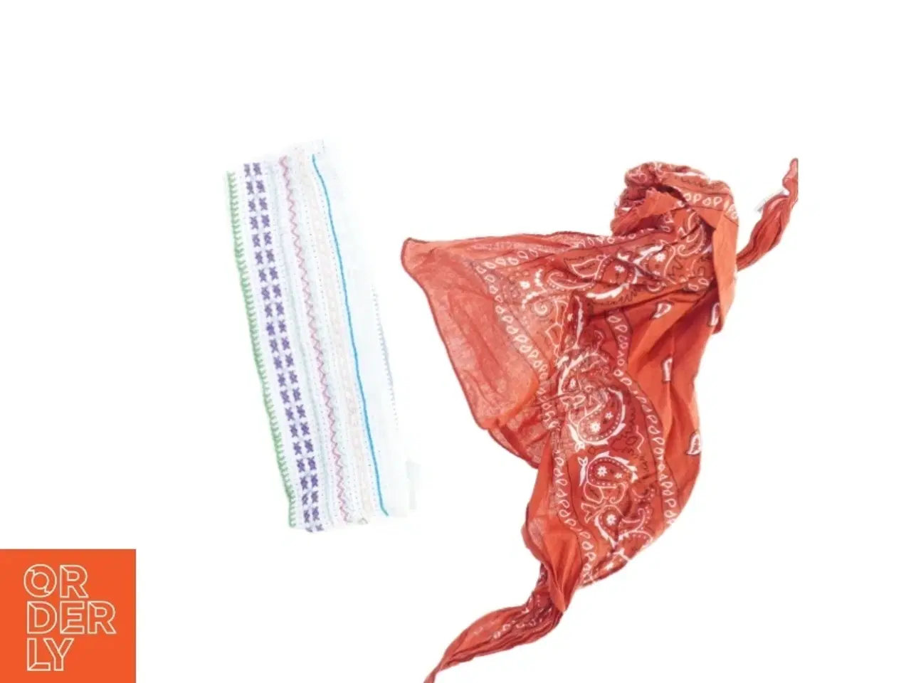 Billede 1 - Penalhus og bandana (str. 26 cm)