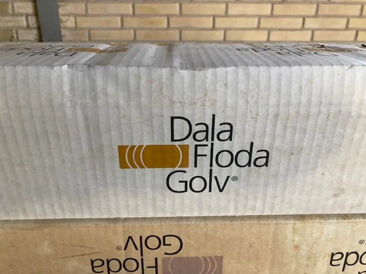 Billede 2 - Hvidpigmenteret fyrretræsgulv