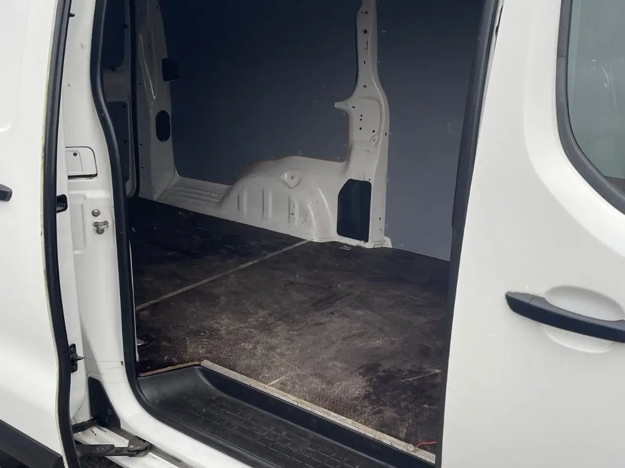 Billede 9 - Peugeot Expert 2,0 BlueHDi 120 L3 Plus Van