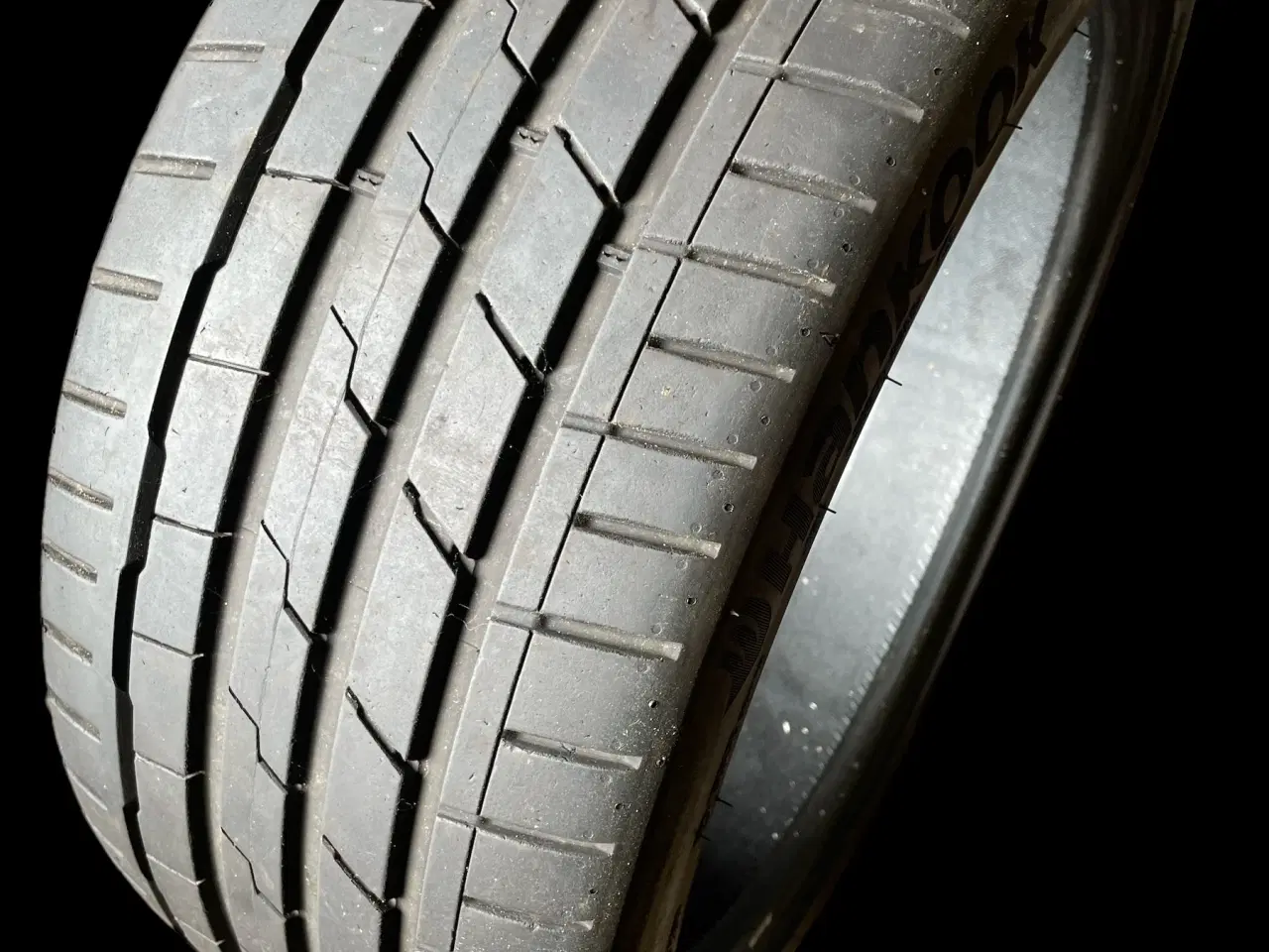 Billede 1 - 19 Hankook 235/40r19 96W Ref.J7 sommer