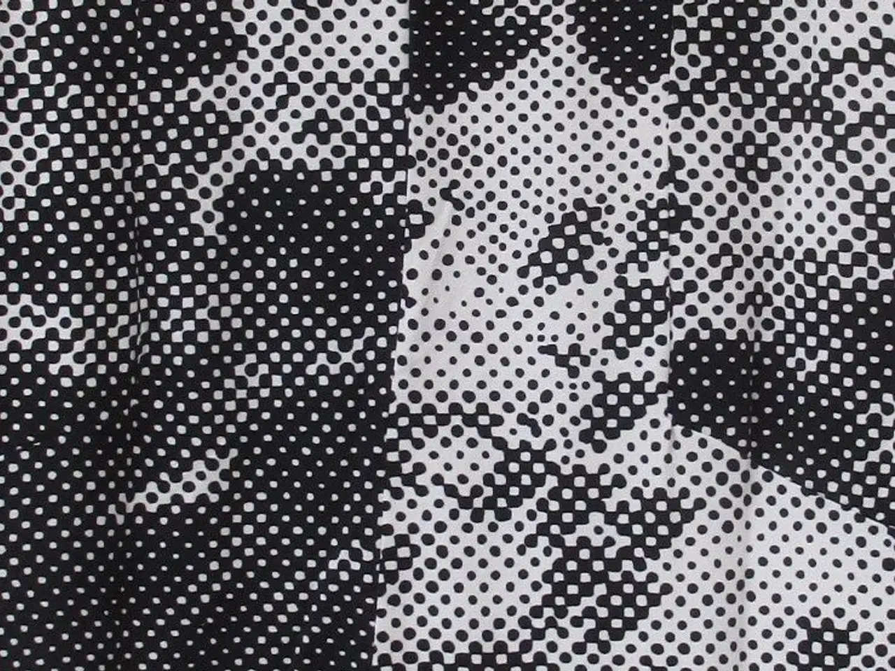 Billede 2 - kjole m.print, som dannes af prikkerne/str: 40