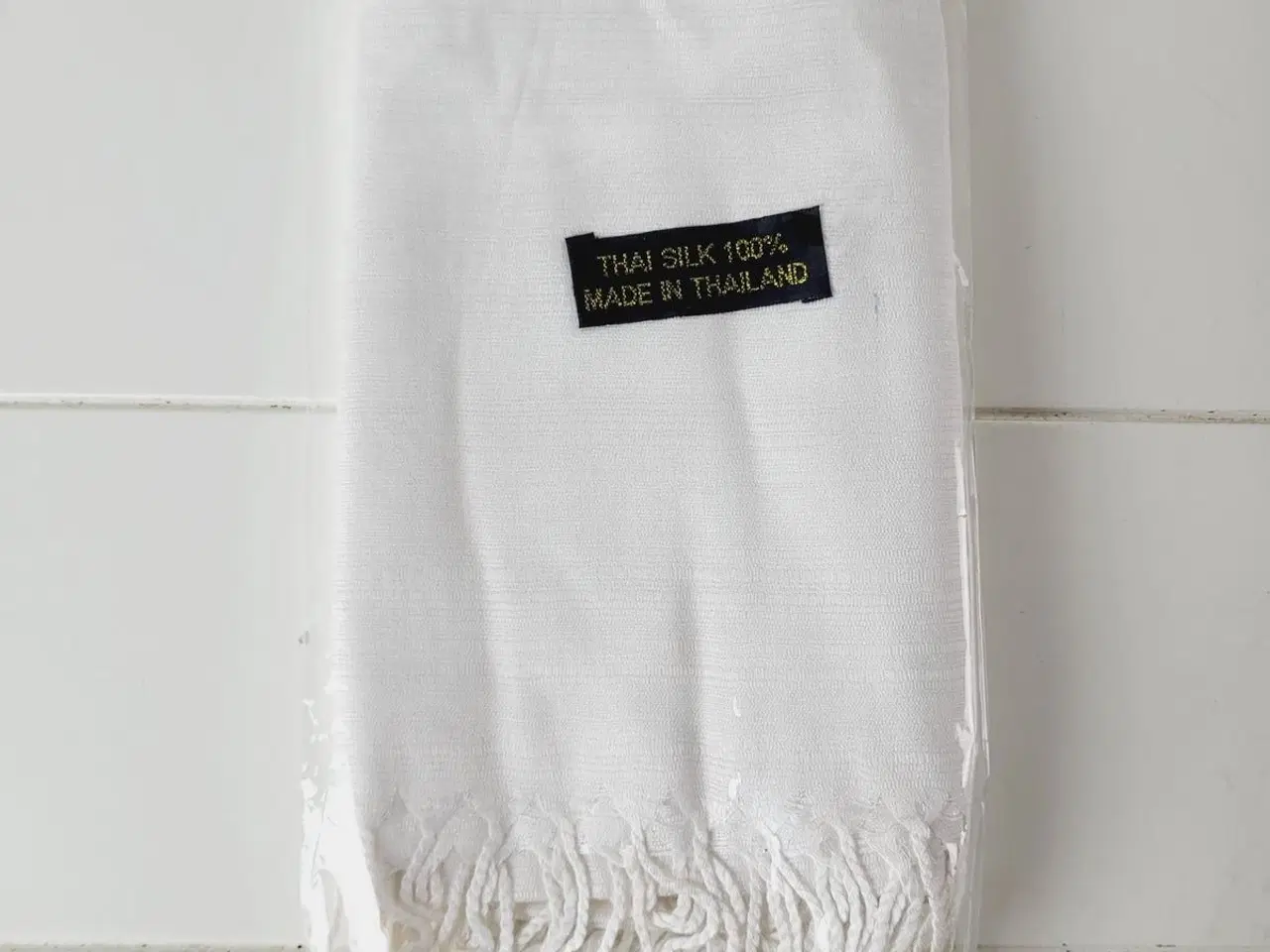 Billede 1 - ⭐️- Elegant og Blødt Thai Silk Tørklæde - UBRUGT