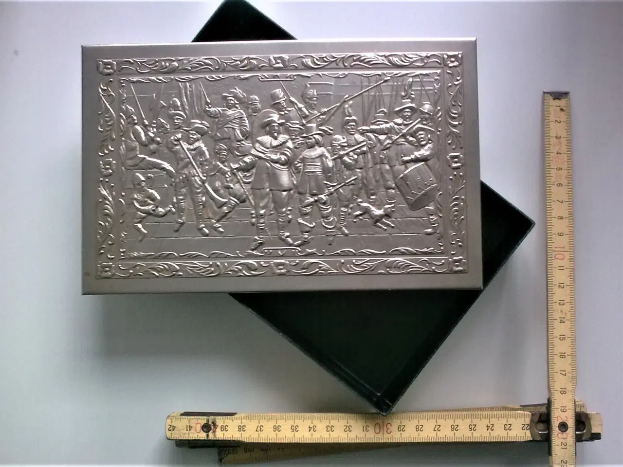 Billede 1 - Kongens krig på konfekt æske skrin