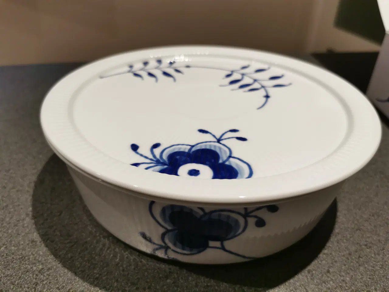 Billede 1 - Ny Mega Mussel large skål med låg