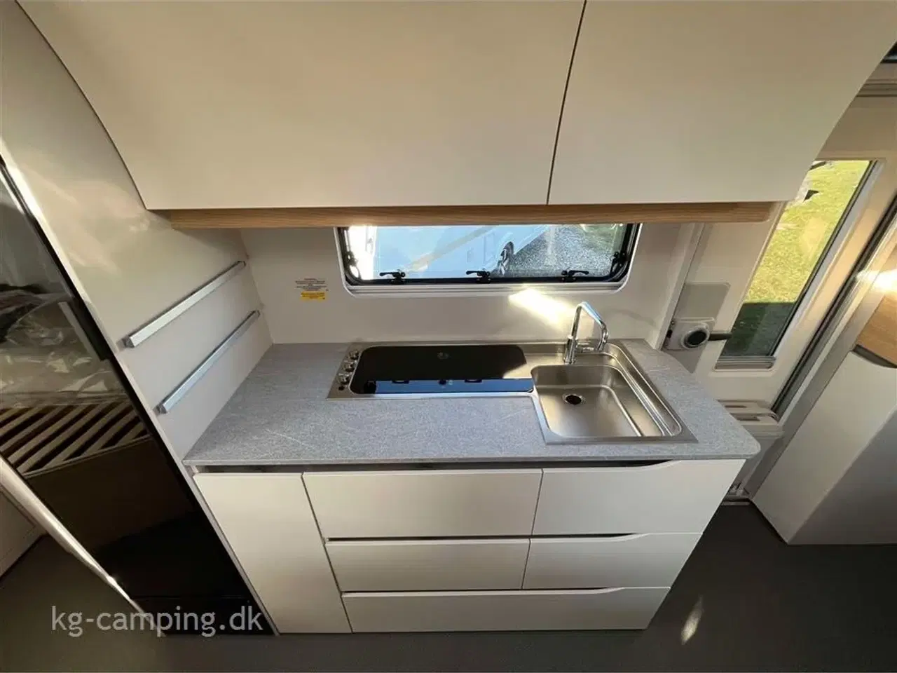 Billede 10 - 2025 - Adria Adora 613 PK Teen Adria Adora 613 PK Teen – 2025 | Perfekt til familien!