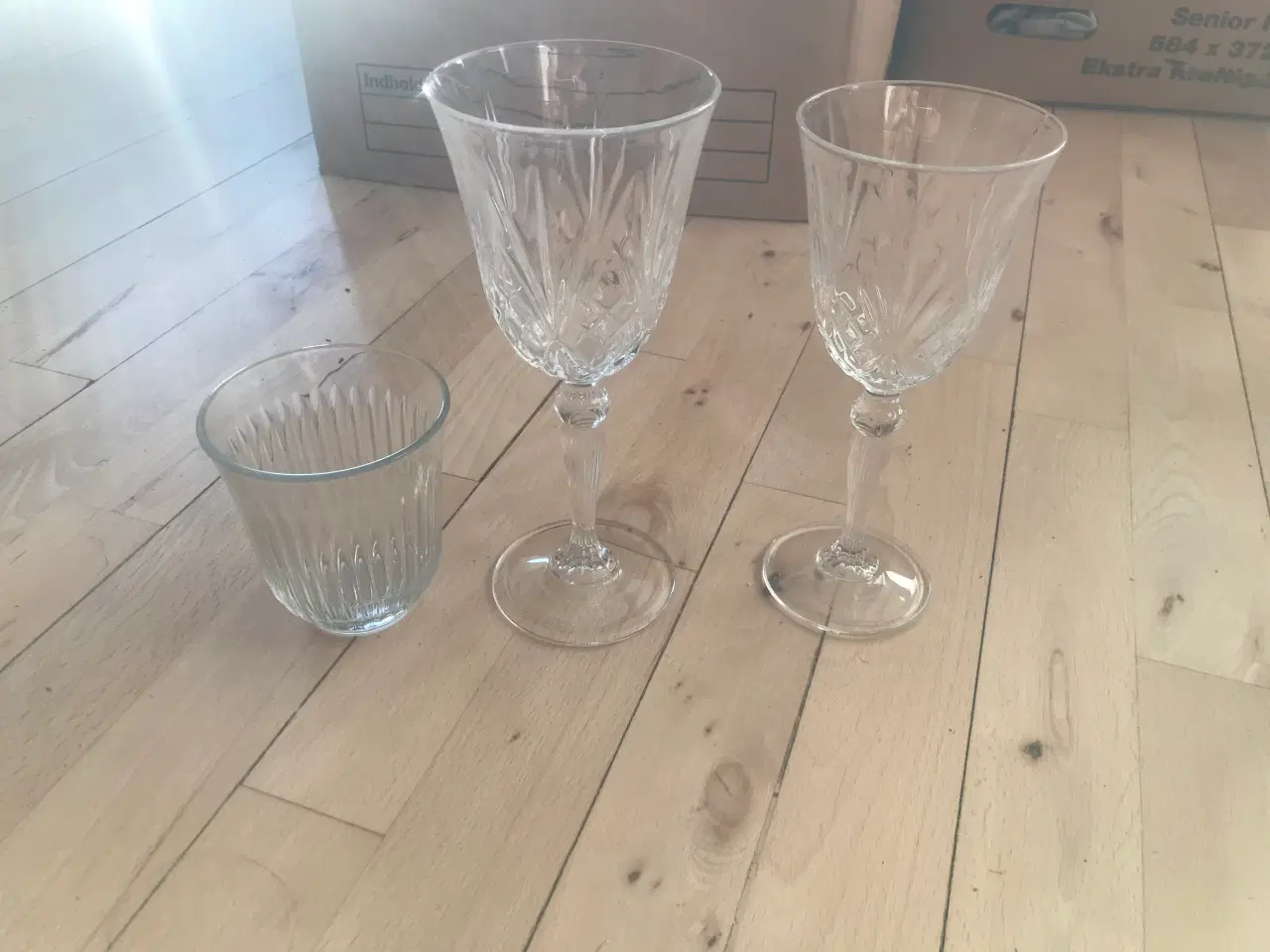 Billede 3 - Lyngby melodia, Vin og vandglas