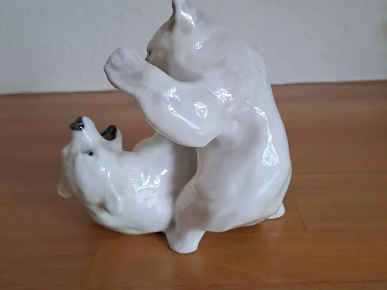 Billede 2 - Bing & Grøndahl porcelænsfigur isbjørne unger