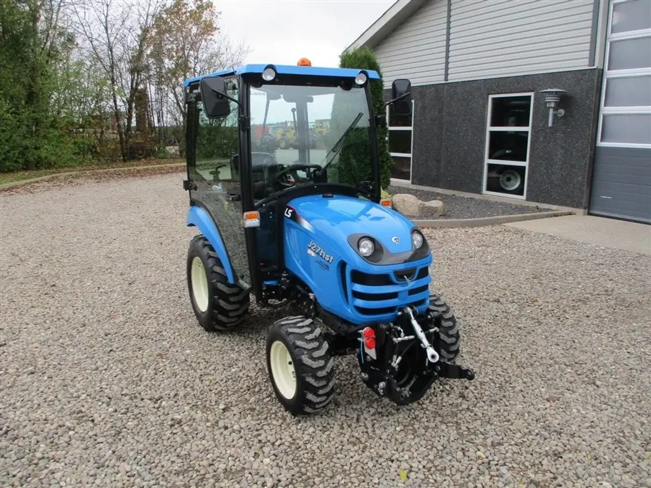 Billede 16 - LS J27 HST Med kabine, frontlift og frontPTO