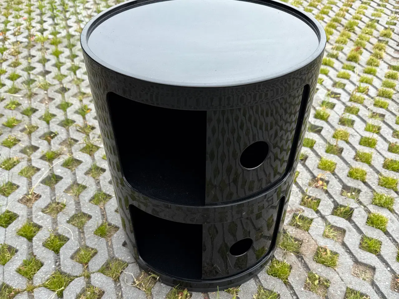 Billede 2 - Senge bord i sort plast