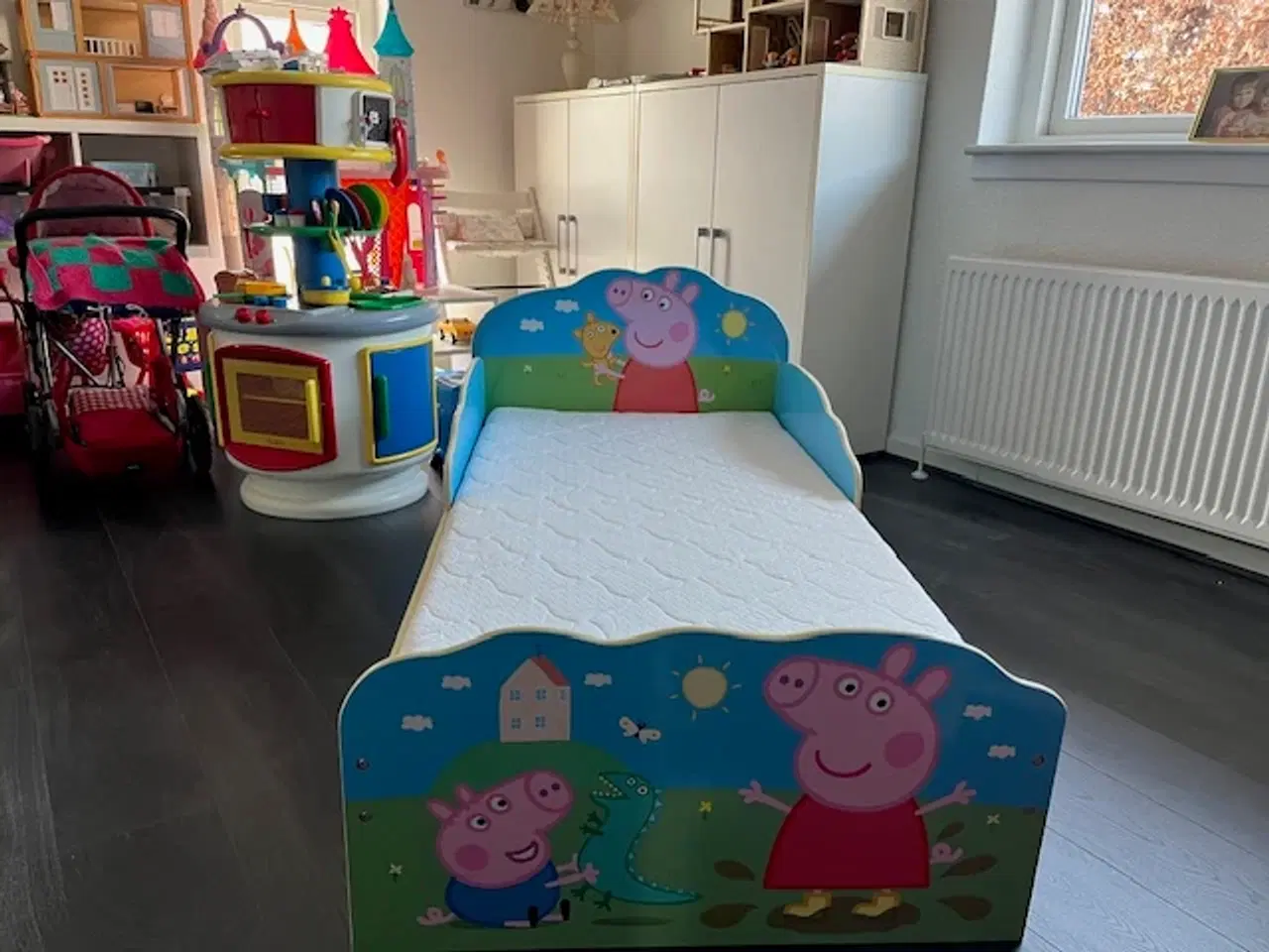 Billede 2 - Gurli Gris barneseng