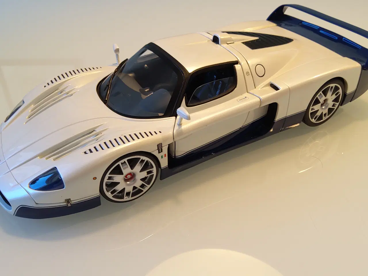 Billede 1 - Maserati mc12 