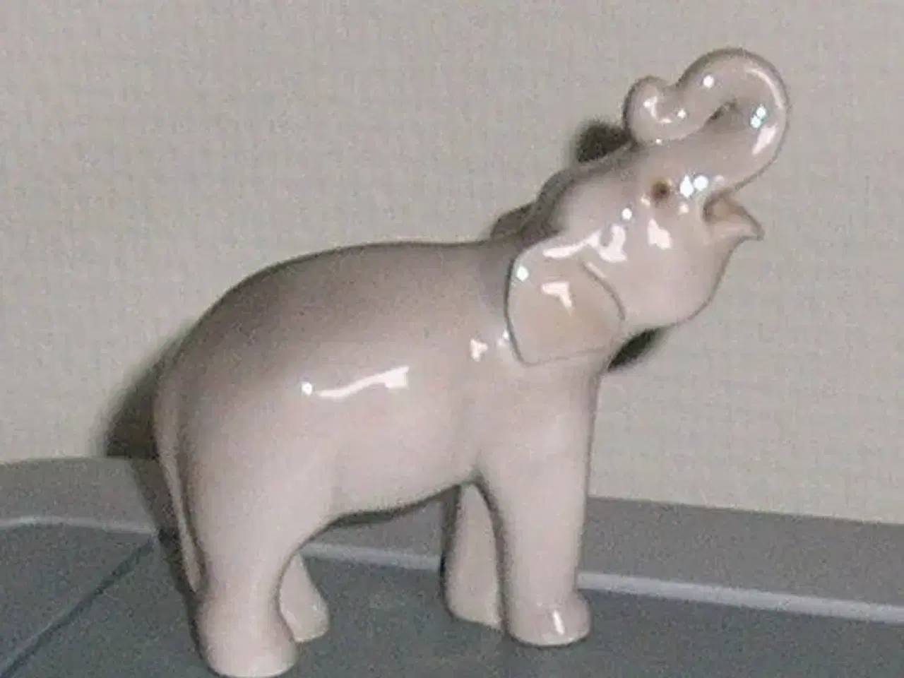 Billede 1 - b+g porcelænsfigur af elefantunge Kasper