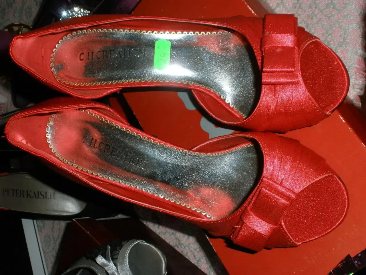 Billede 1 - flotte røde satin sko 