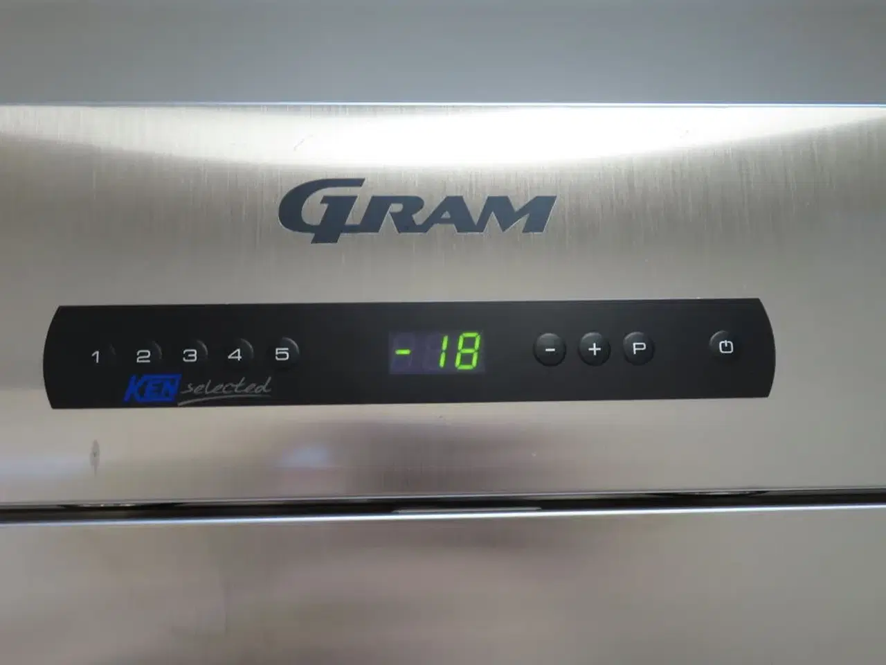 Billede 2 - Industrikøleskab GRAM MIDI F 625 RSG