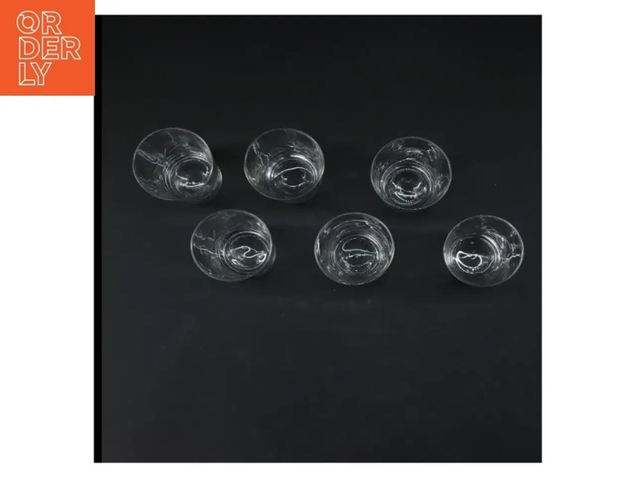 Billede 2 - Sæt af seks drikkeglas med mønster (str. 6 styk. ø. 5,5 cm. længde. 10 cm)