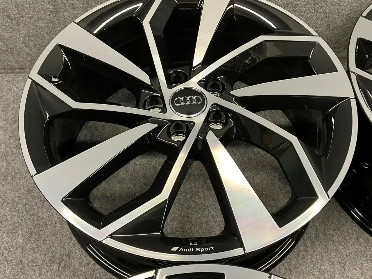 Billede 2 - ALUFÆLGE AUDI Q5 SQ5 80A 19"