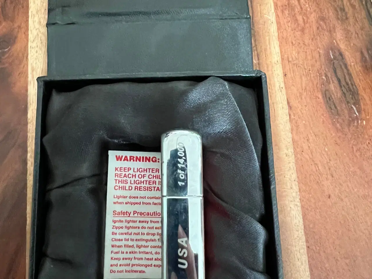 Billede 5 - Zippos 75 års jubilæums lighter  
